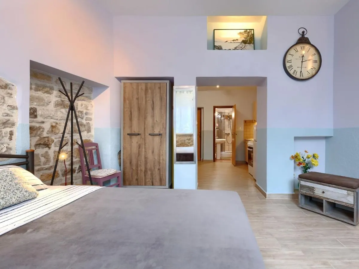 Apartment Sonja By Interhome Pula