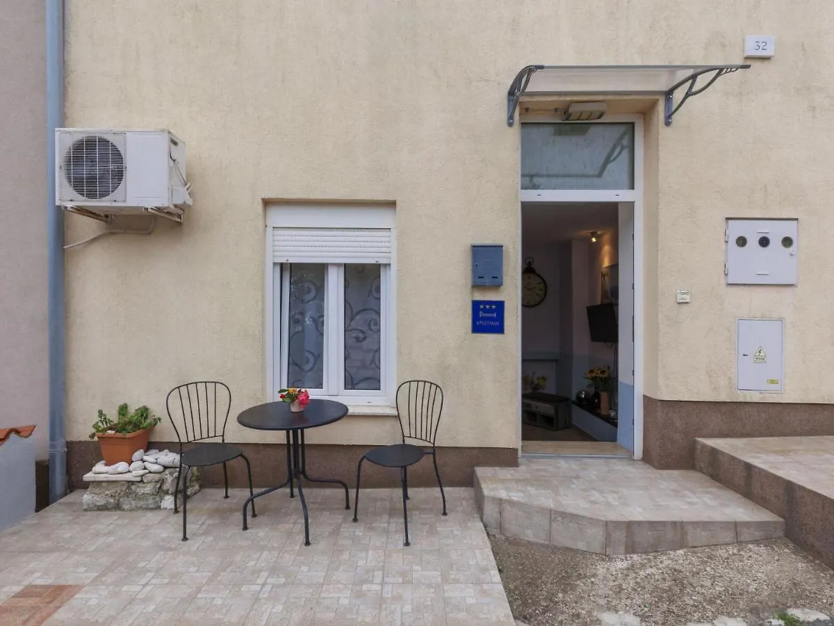 Apartment Sonja By Interhome Pula