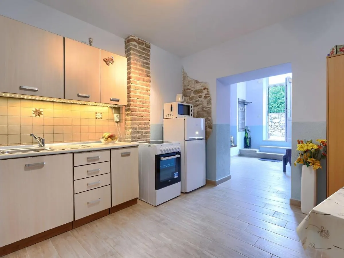 Apartment Sonja By Interhome Pula
